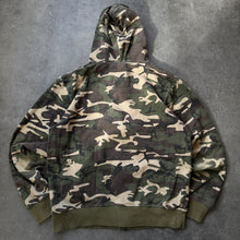 Load image into Gallery viewer, Fishbone 2000s Camo Zipper (M)
