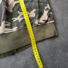 Load image into Gallery viewer, Fishbone 2000s Camo Zipper (M)

