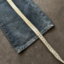 Load image into Gallery viewer, Machine 2000s Straight Leg Jeans (S)

