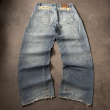 Lade das Bild in den Galerie-Viewer, Rocawear 2000s Spell Out Baggy Leg Jeans (XL)
