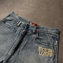 Lade das Bild in den Galerie-Viewer, Rocawear 2000s Spell Out Baggy Leg Jeans (XL)

