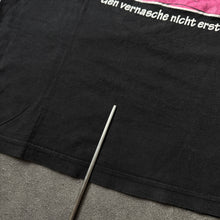 Lade das Bild in den Galerie-Viewer, Vintage NSFW T-Shirt (L)
