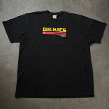 Lade das Bild in den Galerie-Viewer, Dickies Vintage 2000er Skate T-Shirt (XL)

