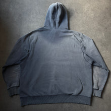 Lade das Bild in den Galerie-Viewer, Nike Sun Faded Distressed Vintage 2000s Spell Out Sweater (XL)
