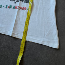 Lade das Bild in den Galerie-Viewer, San Fransisco 90s NBA San Antonio Spurs 1990 Single Stitch T-Shirt (XXL)
