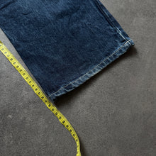 Load image into Gallery viewer, Bruno Bannani 2000s Straight Leg Jeans (M/L)
