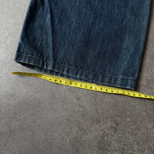 Lade das Bild in den Galerie-Viewer, Diesel Industry "Levan" Straight Leg Jeans (XL)
