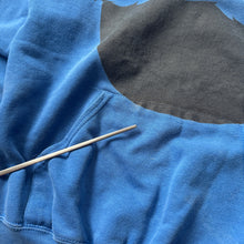 Lade das Bild in den Galerie-Viewer, Cookie Monster Early 2010s Faded Hoodie (S)

