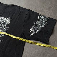 Lade das Bild in den Galerie-Viewer, Vintage 2000s Thai Tribal Ying &amp; Yang Dragon T-Shirt (L)
