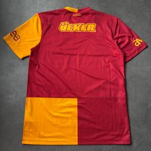 Lade das Bild in den Galerie-Viewer, Nike Galatasaray Istanbul 2013/14 Jersey (M)
