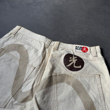 Lade das Bild in den Galerie-Viewer, Raw Blue Vintage 2000s Printed Baggy Jeans (XL)
