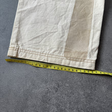 Lade das Bild in den Galerie-Viewer, Raw Blue Vintage 2000s Printed Baggy Jeans (XL)
