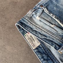Load image into Gallery viewer, Diesel Industry "Viker" Straight Leg Jeans (M)
