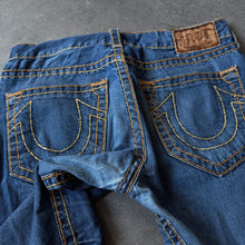 Lade das Bild in den Galerie-Viewer, True Religion Taped Jeans (M/L)
