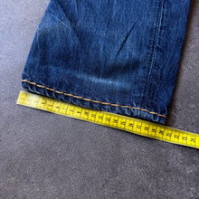 Lade das Bild in den Galerie-Viewer, True Religion Taped Jeans (M/L)
