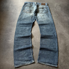 Lade das Bild in den Galerie-Viewer, Armani 2000s Straight Leg Jeans (M)
