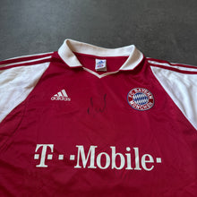 Load image into Gallery viewer, Adidas Bayern Munich Vintage Makaay "Signed" 2003/04 Jersey (XL)

