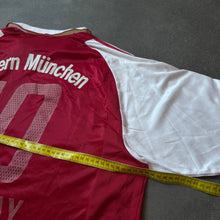 Load image into Gallery viewer, Adidas Bayern Munich Vintage Makaay "Signed" 2003/04 Jersey (XL)
