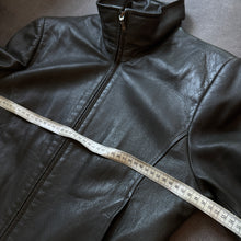 Load image into Gallery viewer, Vintage 2000s Ladies Leather Jacket (L)
