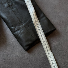 Load image into Gallery viewer, Vintage 2000s Ladies Leather Jacket (L)
