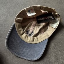 Lade das Bild in den Galerie-Viewer, New York Yankees Faded 2000s Cap
