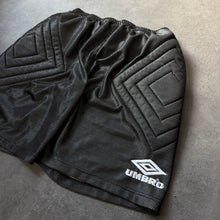 Lade das Bild in den Galerie-Viewer, Umbro 2000s Sport Shorts (L)
