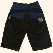 Lade das Bild in den Galerie-Viewer, Cordon Sport 2000s Cord Baggys Shorts (L)
