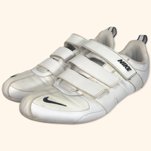 Load image into Gallery viewer, Nike 2000s Trainer (EU44)
