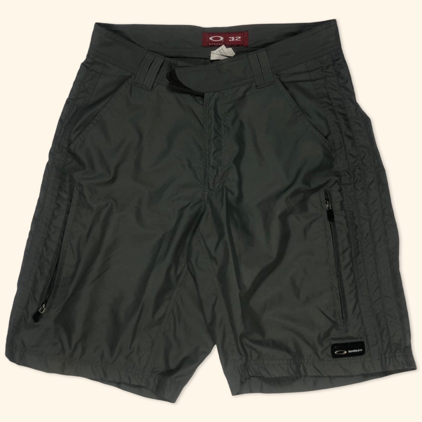 Oakley Vintage 2000s Shorts (M/L)