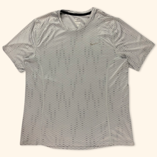 Load image into Gallery viewer, Nike Dri Fit T-Shirt (L)
