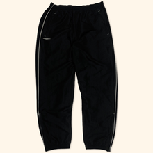 Load image into Gallery viewer, Umbro Vintage 2000s Jogger (S/M)
