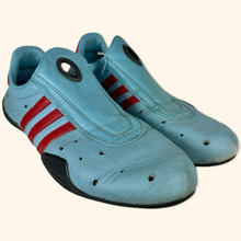 Load image into Gallery viewer, Vintage Adidas Mei 2003 (EU42)
