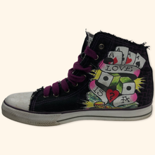 Lade das Bild in den Galerie-Viewer, Ed Hardy Y2K Chucks (EU40)
