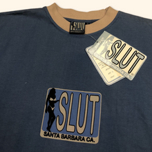 Lade das Bild in den Galerie-Viewer, Vintage 90s Deadstock Oversized Slut T-Shirt (M)
