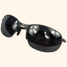 Lade das Bild in den Galerie-Viewer, Oakley Vintage E Wire 1.0
