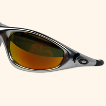 Load image into Gallery viewer, Oakley Vintage 1999 Straight Jacket Iridium
