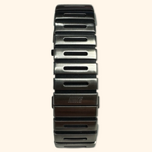 Lade das Bild in den Galerie-Viewer, Nike Vintage 2000s D-Line Watch
