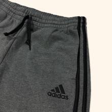 Lade das Bild in den Galerie-Viewer, Adidas Baggy Cotton Jogger (M/L)

