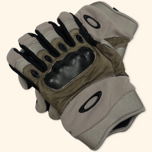 Lade das Bild in den Galerie-Viewer, Oakley Factory Pilot Gloves (XL)
