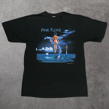 Load image into Gallery viewer, Pink Floyd Licensed Vintage 2004 T-Shirt (M)
