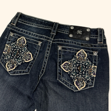 Load image into Gallery viewer, Miss Me Low Waist Ladies Jeans (S)

