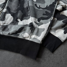 Lade das Bild in den Galerie-Viewer, Diesel Loungewear Distressed Gray Camo Zipper (S)
