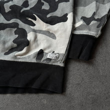 Lade das Bild in den Galerie-Viewer, Diesel Loungewear Distressed Gray Camo Zipper (S)
