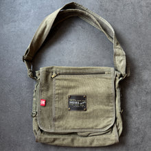 Lade das Bild in den Galerie-Viewer, Diesel Military Utility Bag
