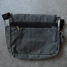 Lade das Bild in den Galerie-Viewer, Diesel Military Utility Bag
