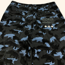 Lade das Bild in den Galerie-Viewer, Ecko Unltd. 2000s Blue Camo Rino Pattern Baggy Pants (XL)
