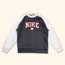 Lade das Bild in den Galerie-Viewer, Nike Embroidered Swoosh Sweater (XS)
