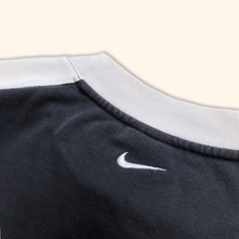 Lade das Bild in den Galerie-Viewer, Nike Embroidered Swoosh Sweater (XS)
