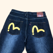 Load image into Gallery viewer, Evisu Vintge Straight Leg Jeans (XL)
