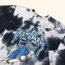 Lade das Bild in den Galerie-Viewer, Dognose Y2K Skater Sweater (XS)
